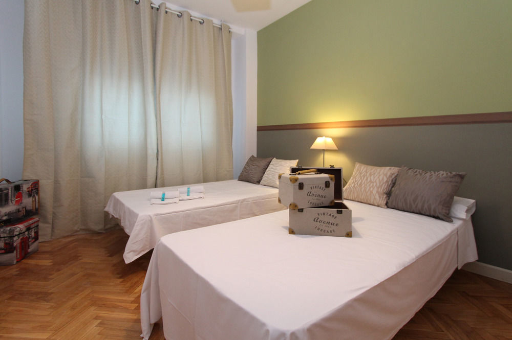 Apartamentos Goyescas Deco Madrid Esterno foto
